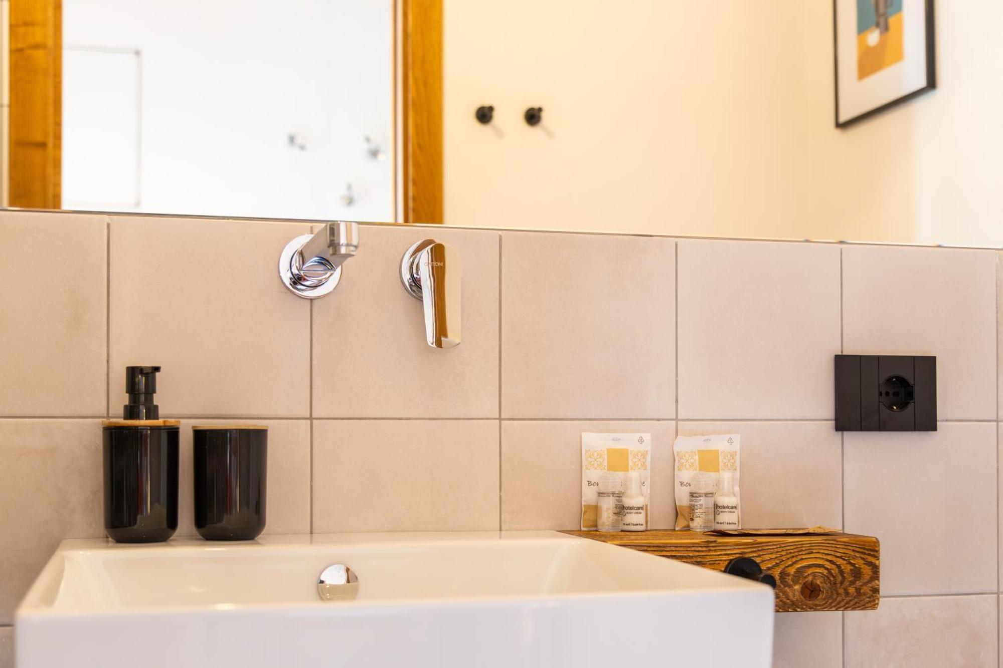 Iknos Accommodation Tortolì Екстериор снимка